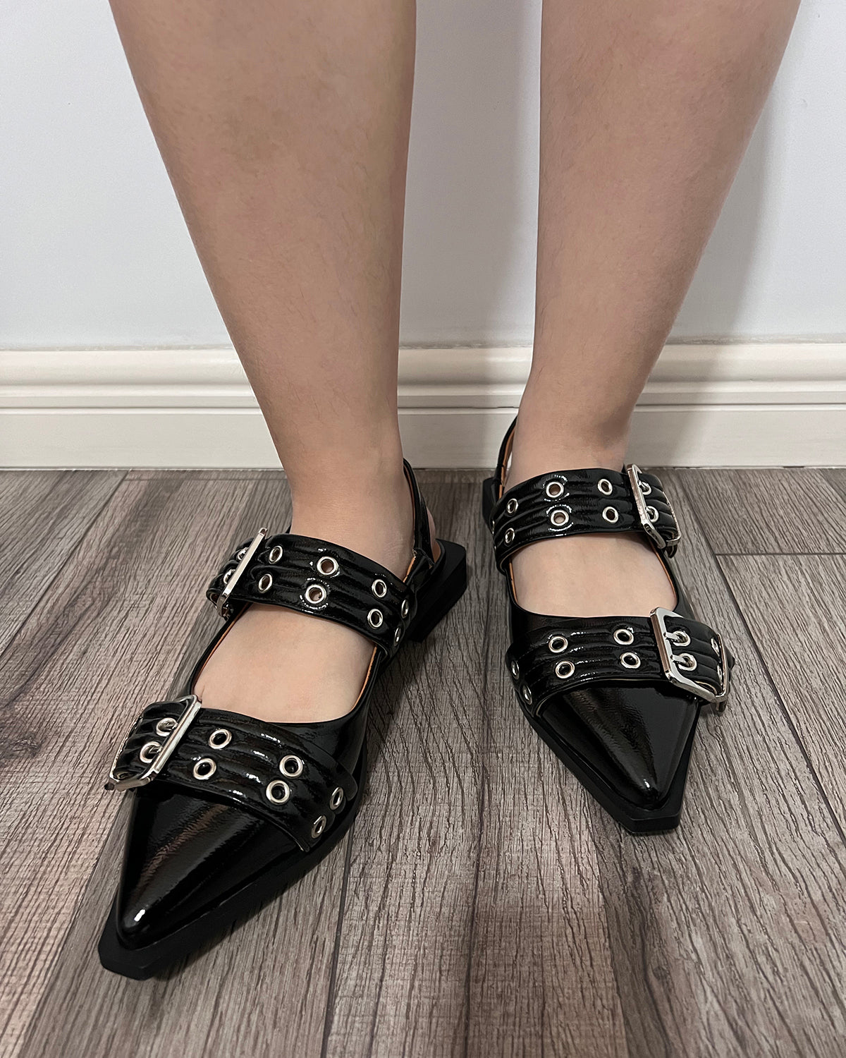 Oil wax leather pointed toe big buckle flat shoes
